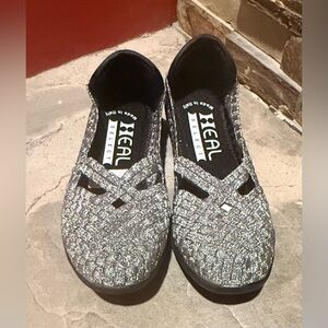 HEAL SELECT WOMEN'S SHOES Silver/Black HAND WOVEN FLATS SIZE 8.5 MADE IN ITALY